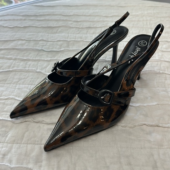 Faux Leather Leopard Sling Back Pointed Court Heels - Picture 5 of 11